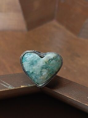 Heart-Shaped Green Stone Statement Ring - Women Jewelry